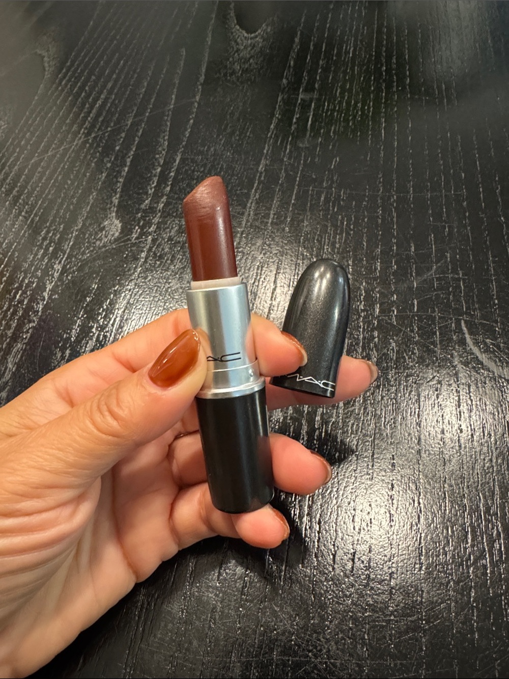 MAC Cosmetics Matte Lipstick Burg Brown Chestnut Tone in shade Antique Velvet